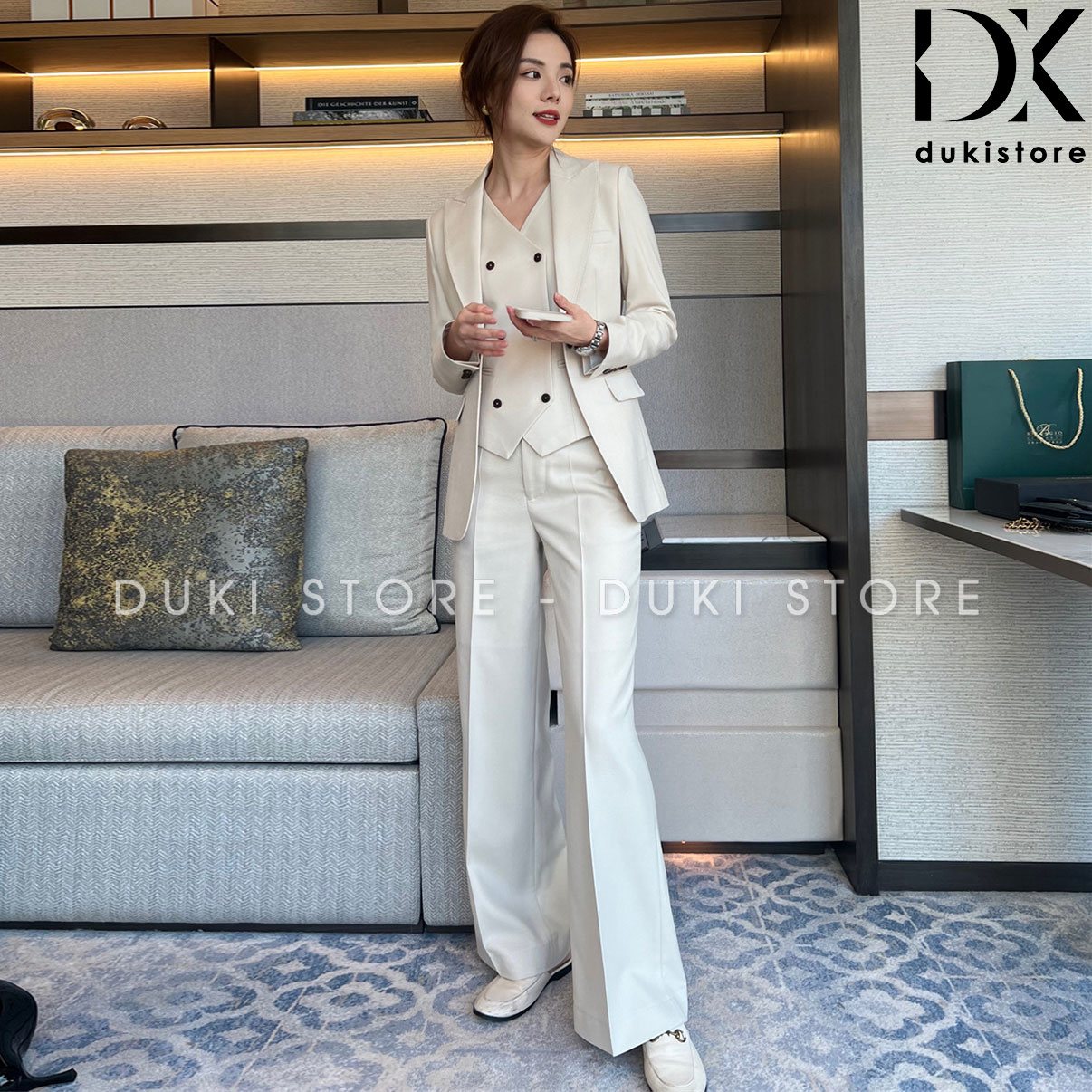 bộ vest nữ màu trắng ống suông 1 cúc cao cấp bo-vest-nu-mau-trang-ong-suong-1-cuc-cao-cap-DKU0094.jpg
